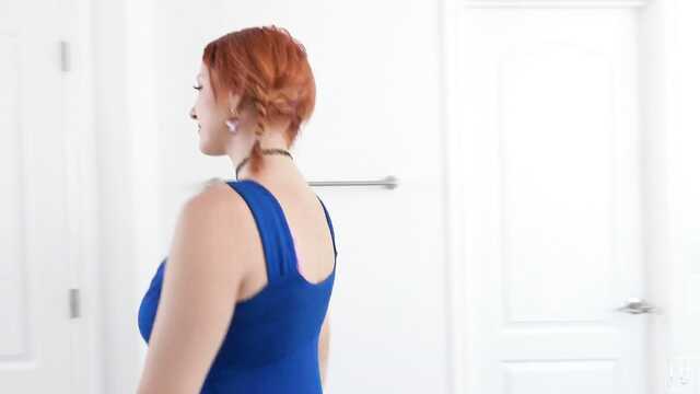 Вымытая грудастая бестия отдалась приставшему к ней мужу