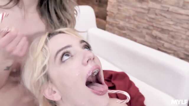 Подборка самых горячих сексуальных развлечений с милфами