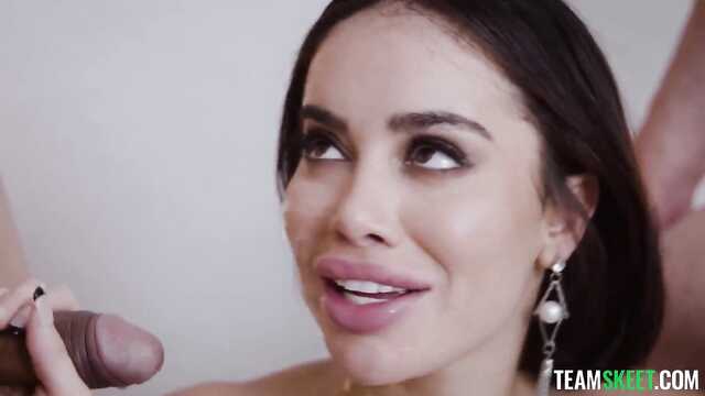 Разные бабы обслуживают возбужденные члены мужиков