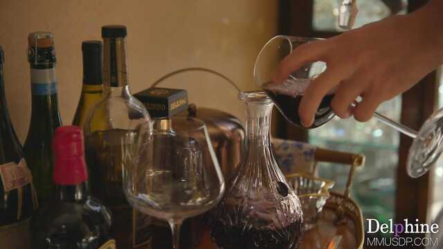 Напилась вина и устроила романтические потрахушки