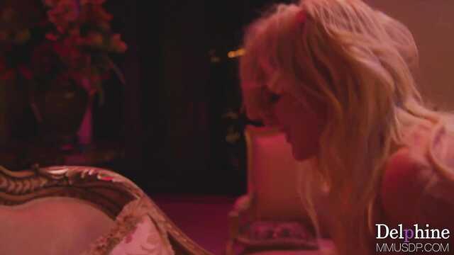 Напилась вина и устроила романтические потрахушки