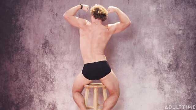 Жаркая новогодняя групповуха с четверыми горячими телками