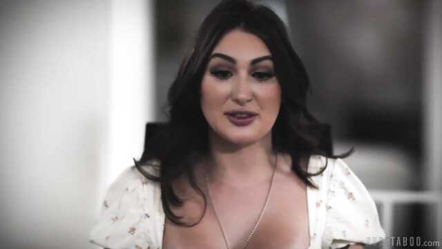 Блонда увела у падчерицы ее бойфренда-шкодника