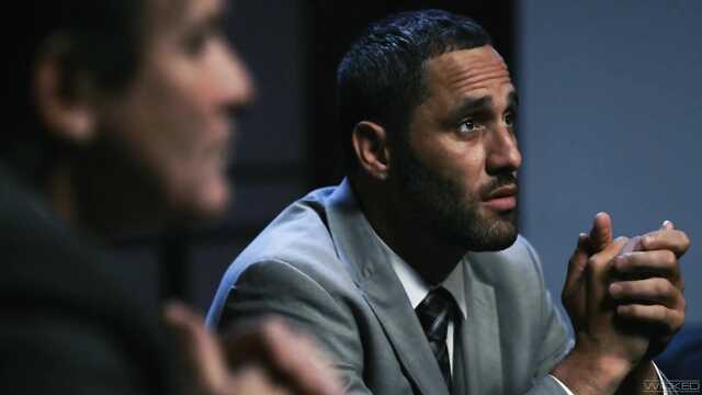 Рабочий день окончился красивым сексом на диване