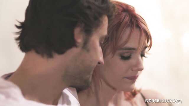 Француз лихо пользуется дырочками красоток