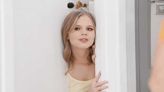 Всегда ведь можно позвать сестру и устроить тройничок