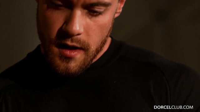 Перед своим парнем потрахалась с любовником