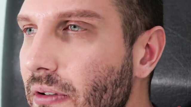 Довел до оргазма связанную веревками рабыню