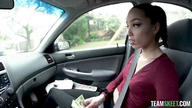 Предложил латине еблю за бабло, а она только рада