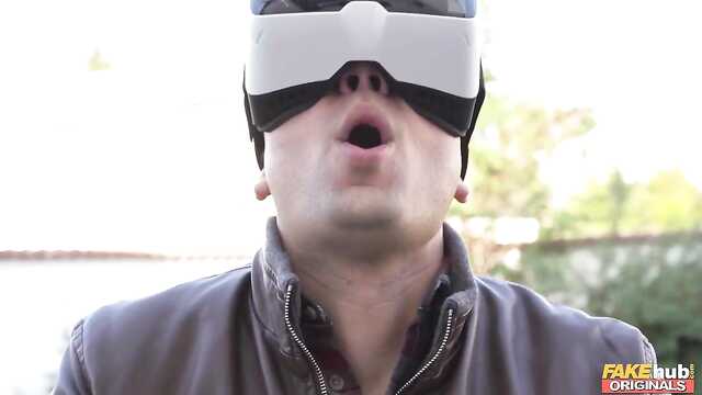 Вместо дрона запустил свой хуй в срандель брюнетки