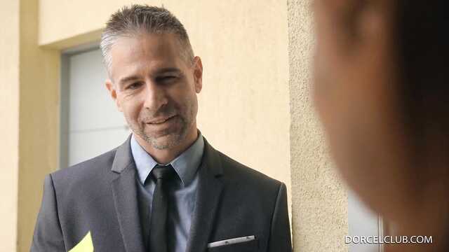 Рыженькую франценку в очко поимел ее начальник