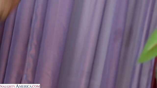 Две сводные сестрички сами предложиди трио