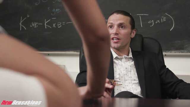 Учителю пришлась по нраву смуглая пися студентки