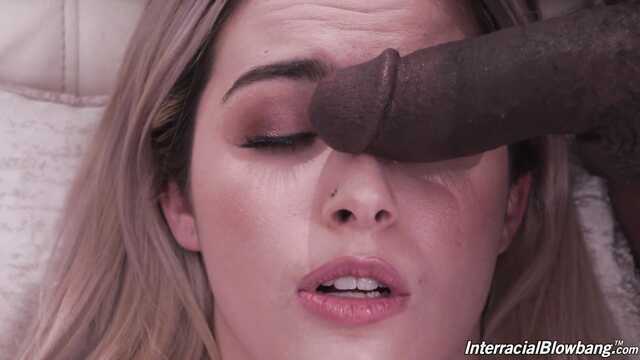 Молодка всегда мечтала отсосать много черных хуев