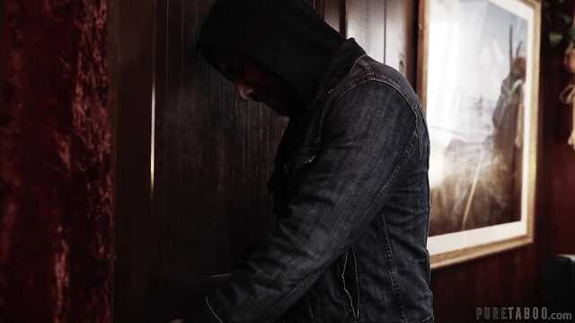 Трахаясь с грубым любовником жена мечтала кончить