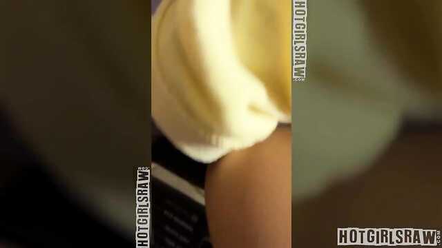 Папашка снял домашнюю порнуху со своей падчерицей