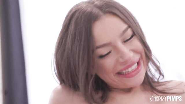 Муж импотент смотрит, как его жену ебет самец