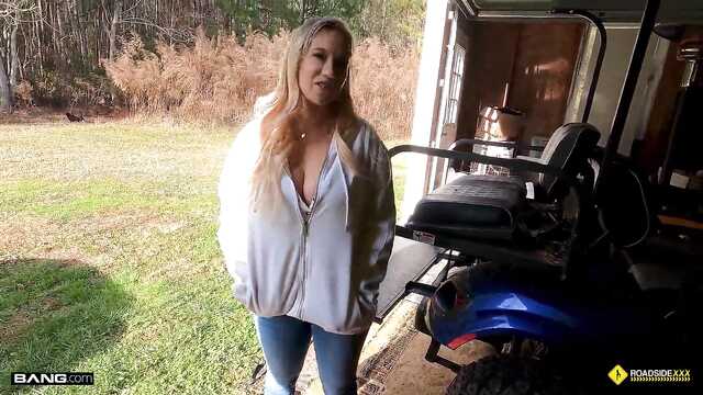 Грудастая блондинка кувыркается с автомехаником