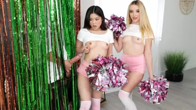 Сестра и ее подруга решили устроить ЖММ еблю