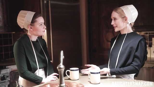 Два типа ебут парочку телок с бисексуальностью