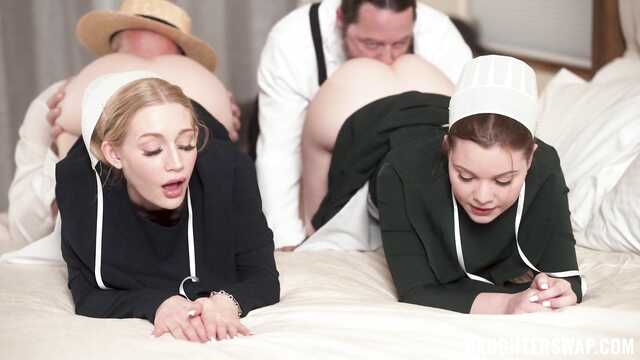 Два типа ебут парочку телок с бисексуальностью