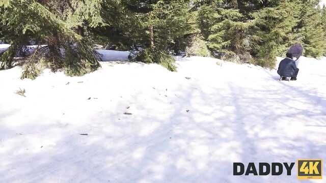 Отчим греет падчерицу сексом после покатушек на санках