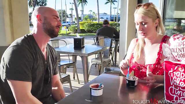 После свиданки хорошо присунул замужней пошмандовке при муже