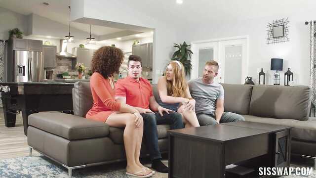 Нашли двух сводных сестер для группового поеба