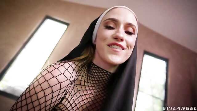 Грешник хорошо поимел в срандель красивую монашку