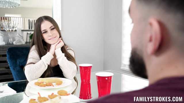 Сестричка давно тащилась по члену сводного брата