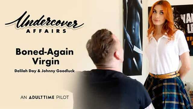 Дерёт киску подруги своей тёлочки и дает ей на клыка