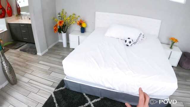 Веселая футболистка перед матчем решила трахнуться