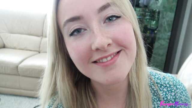 Приставучий чел таки поимел молодую мачеху