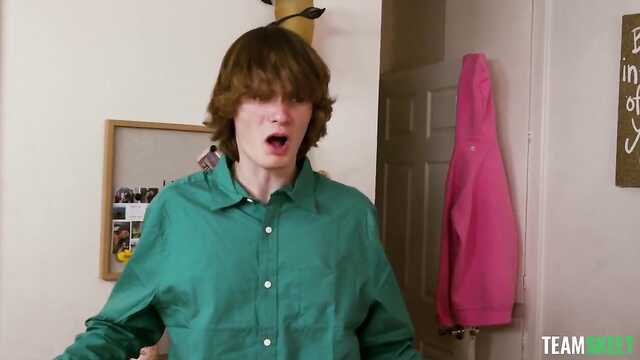 Миниатюрные сестрёнки оказались совсем не недотрогами