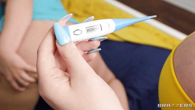 Две подруги со здоровенными титьками в жарком ЖМЖ