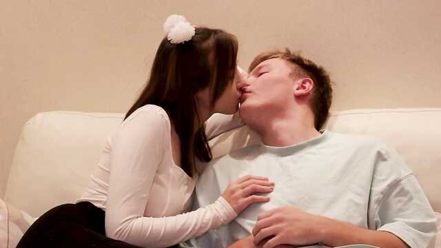 До этой встречи она была целкой