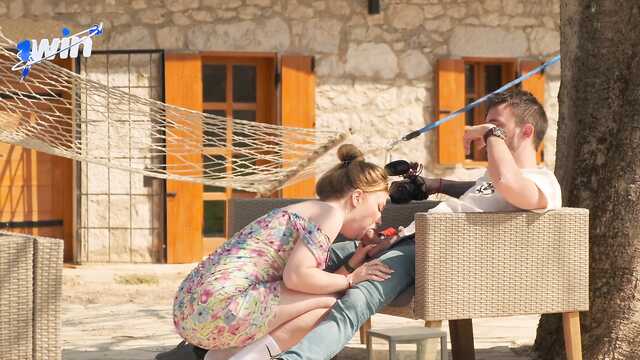 Сосед, мне так хочется секса и твоей спермы