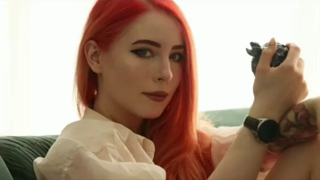 Получила за еблю новые часики