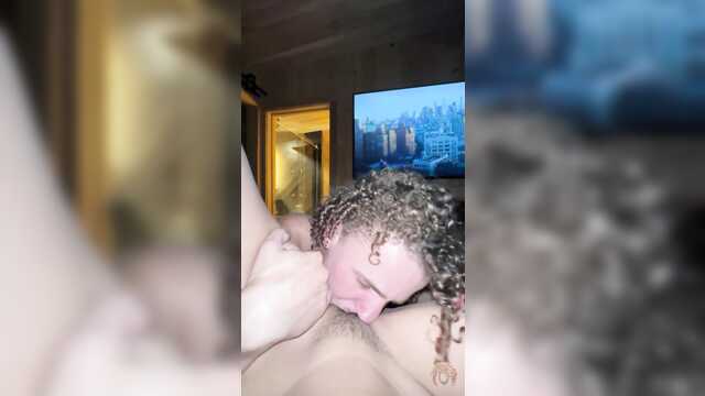 Хорошо вылизал и вошел в небритую женскую пиздень