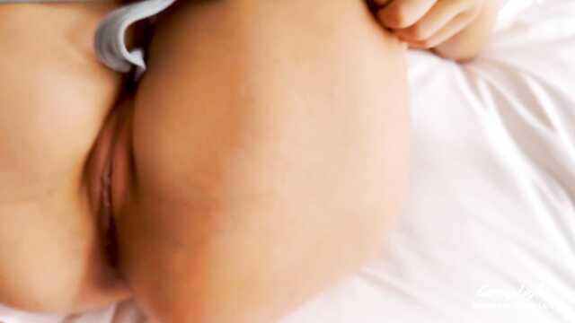 Мачеха с пасынком оказались в одной постели и решили сексом заняться