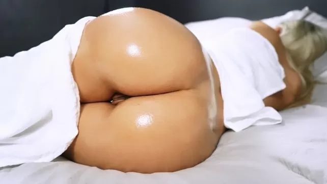 Бисексуалды оргиядағы анасы мен қызы