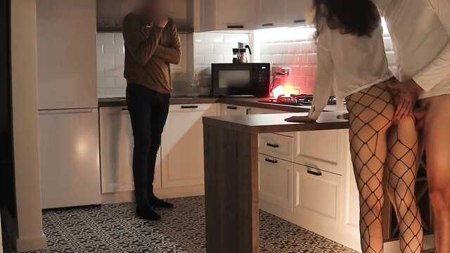 Не бойся, мой муж куколд, трахай меня перед ним