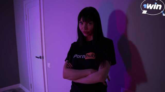 Сохрани мой секрет, за это можешь засадить в ротик