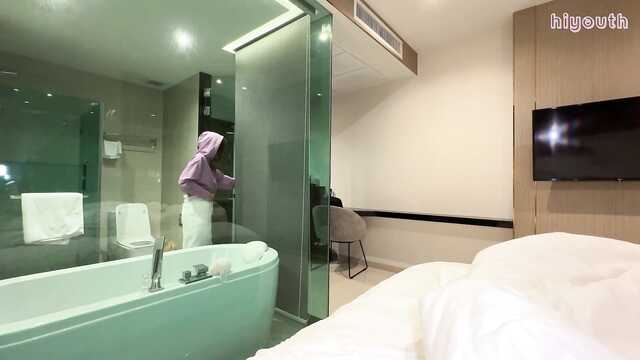 Отсосу тебе в ванной, потом еби меня в спальне