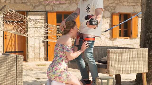 Развратница сделала классный минет соседу и трахнулась с ним