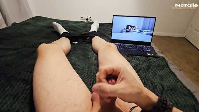 Трахаться с братом приятнее чем тупо дрочить