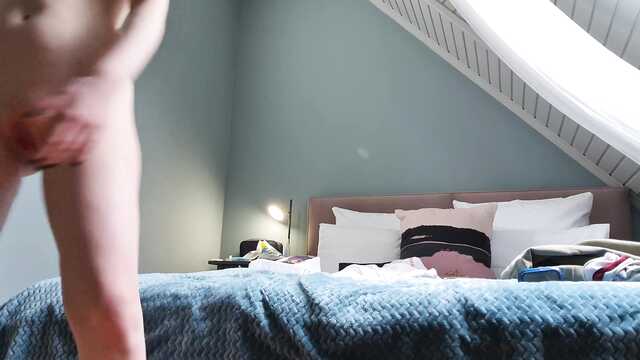 Подготовил попку красотки и трахнул ее в анальный проход