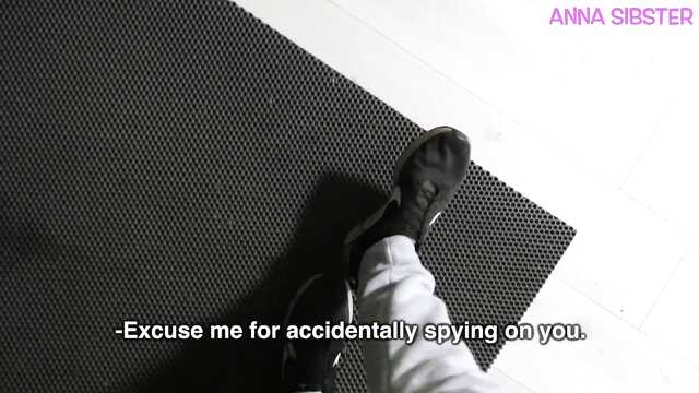 Девушка близко познакомилась с новым соседом