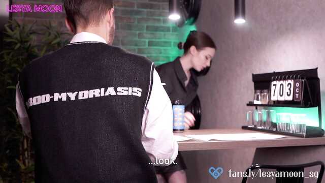 Трах шаловливой буфетчицы на работе и сперма в рот