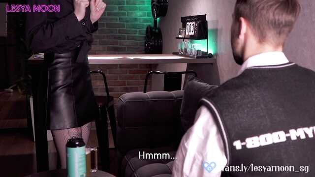 Трах шаловливой буфетчицы на работе и сперма в рот